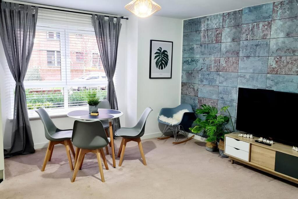 Stylish 2 Bedroom Apartment / Free Gated Parking Glasgow Zewnętrze zdjęcie