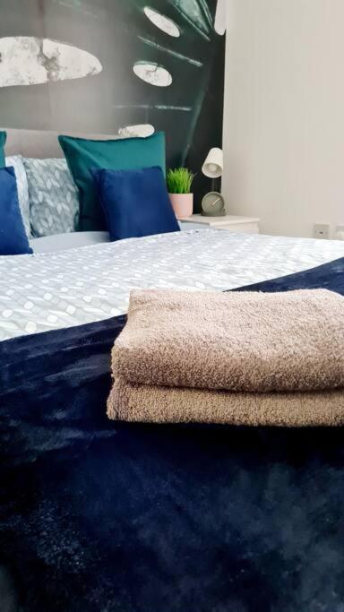 Stylish 2 Bedroom Apartment / Free Gated Parking Glasgow Zewnętrze zdjęcie