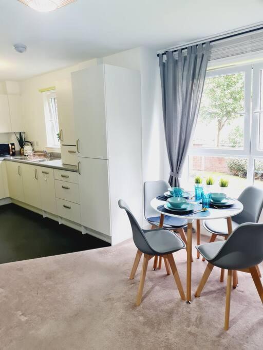 Stylish 2 Bedroom Apartment / Free Gated Parking Glasgow Zewnętrze zdjęcie